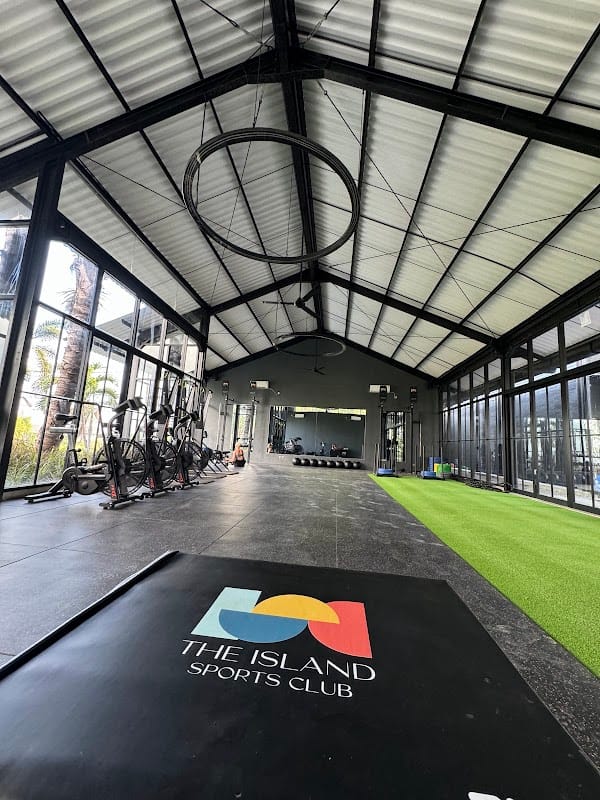 Island Sports Club Cemagi: Fitness & Padel